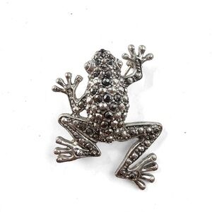 Marcasite Style Rhinestone Gunmetal Silvertone Frog Brooch Pin